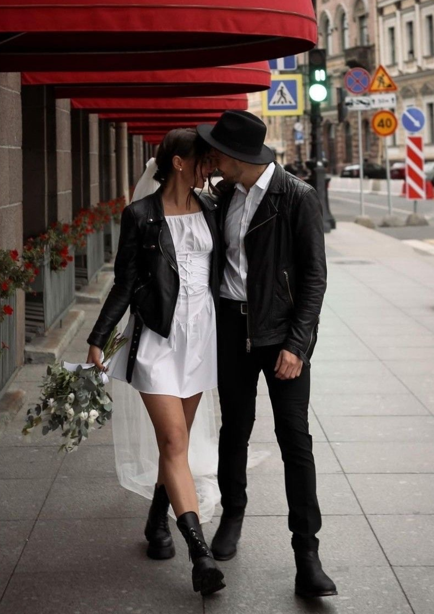 ชุดถ่ายพรีเวดดิ้งแนวสตรีทด้วยแบบชุดแจ็กเกตหนัง