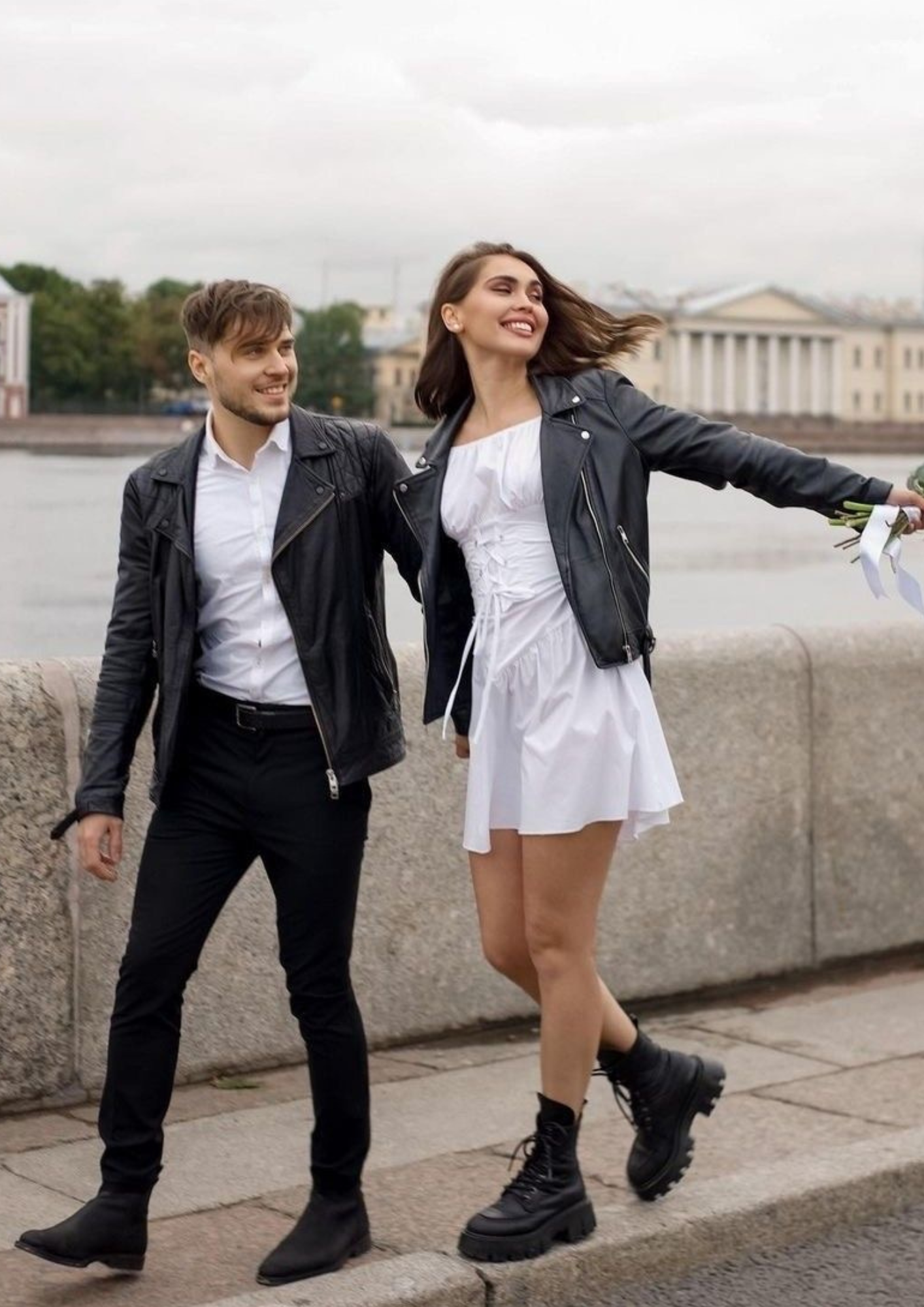 ชุดพรีเวดดิ้งสตรีทแบบแจ็กเกตหนังเพิ่มความเท่เร้าใจ