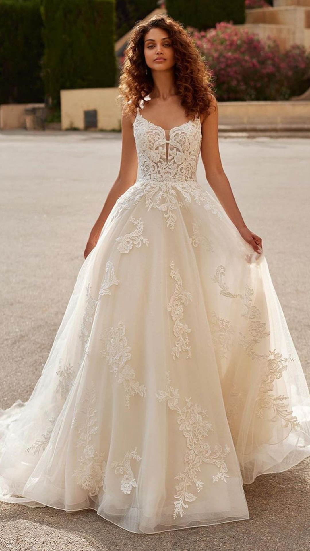 เลือกชุดแต่งงานทรง A-line ที่ใช่ในแบบที่ชอบ