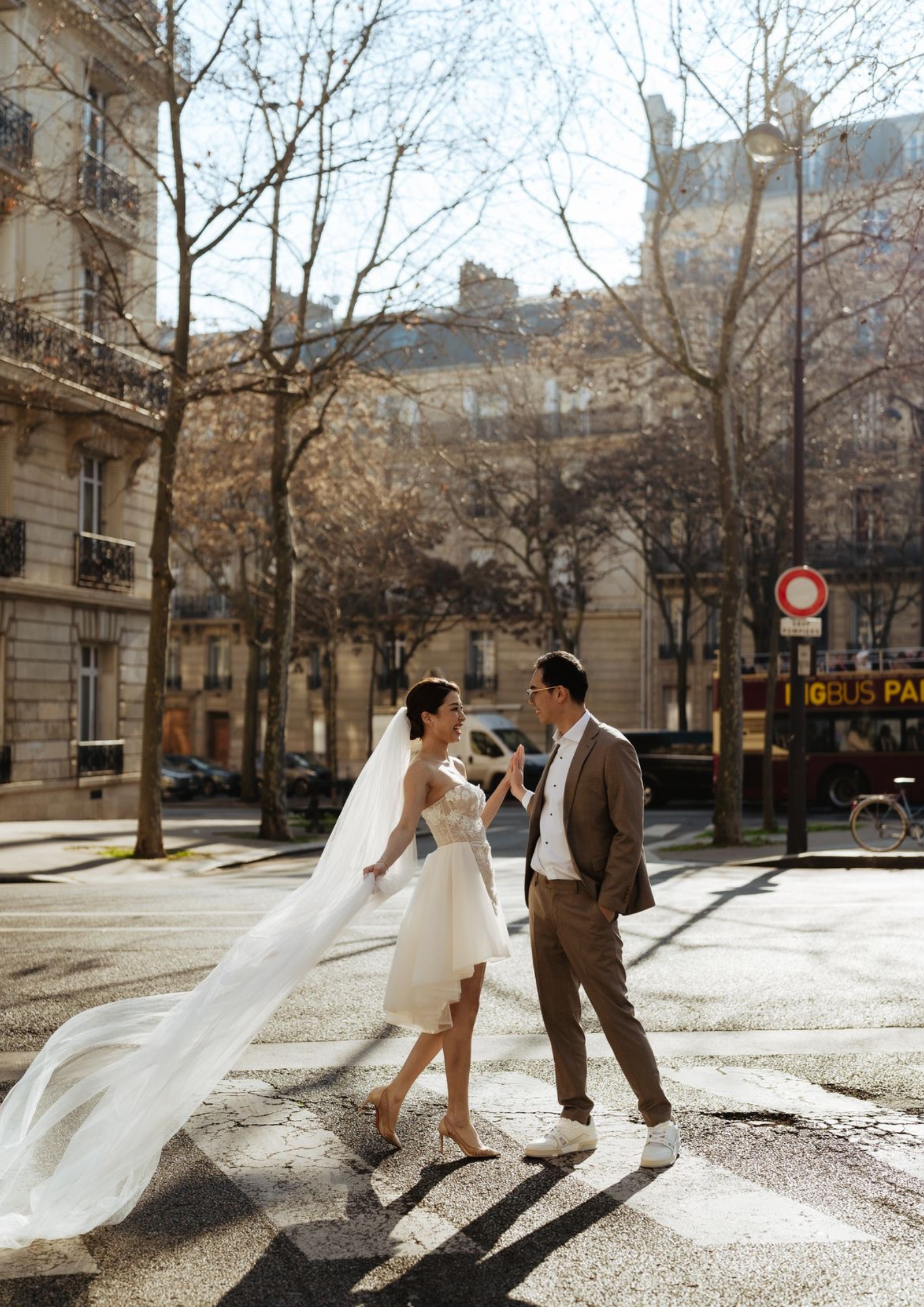 ท่าถ่ายรูปพรีเวดดิ้งในงานเต้นรำของสองเรา