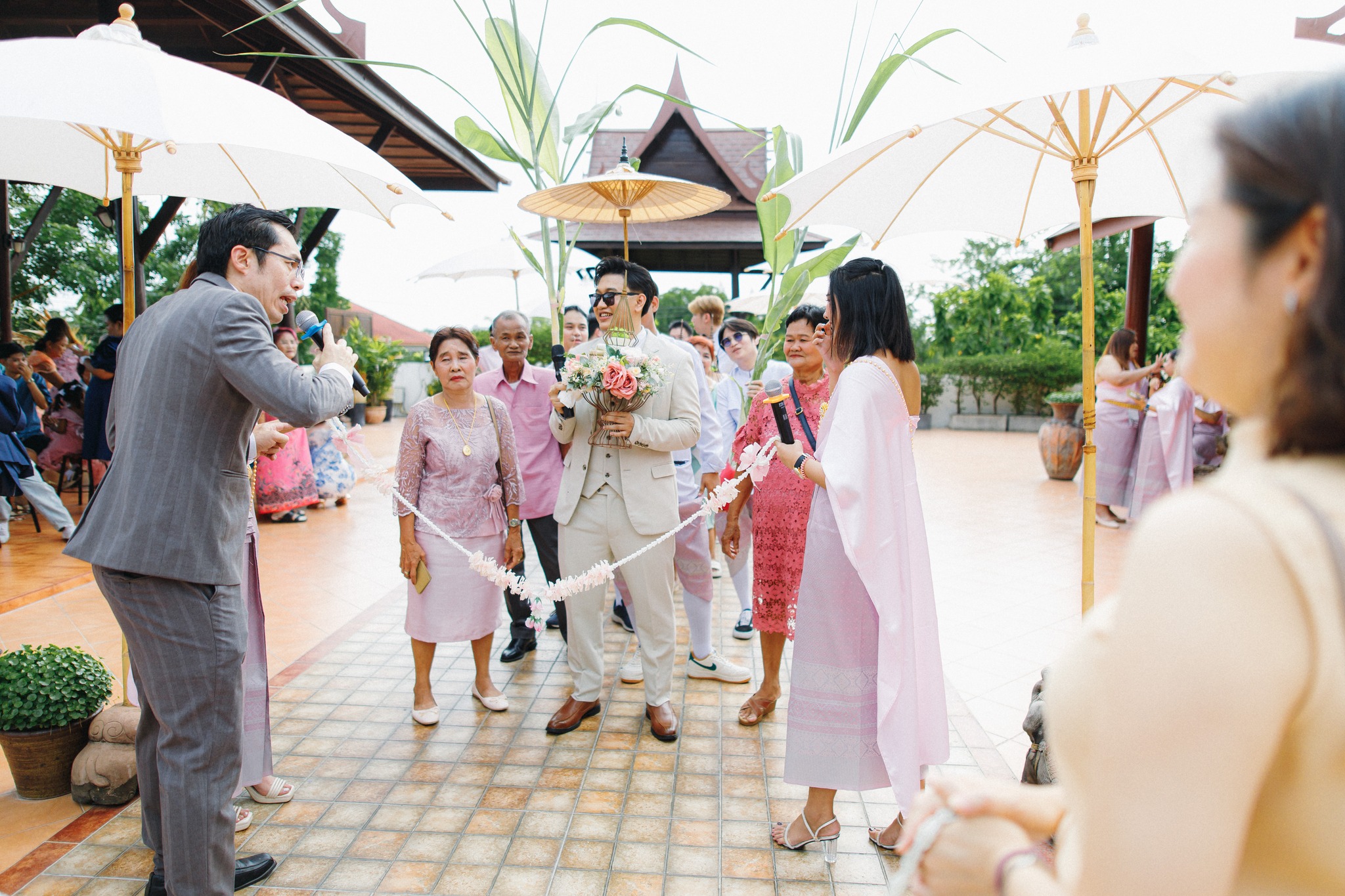 มีพื้นที่กว้้างขวาง สามารถตั้งขบวนแห่ขันหมากได้สบาย ๆ