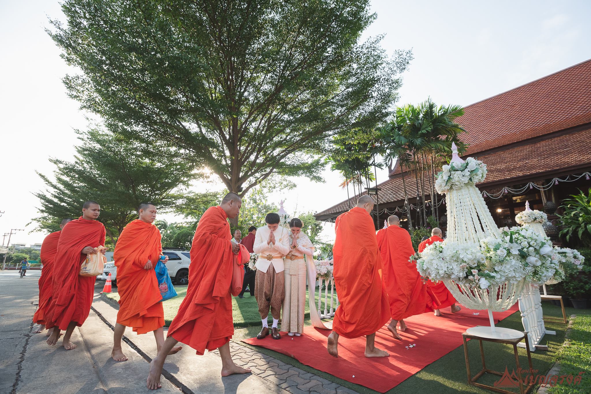 จัดได้ครบถ้วยทุกพิธีตามแบบไทยแท้ แบบ One stop Service