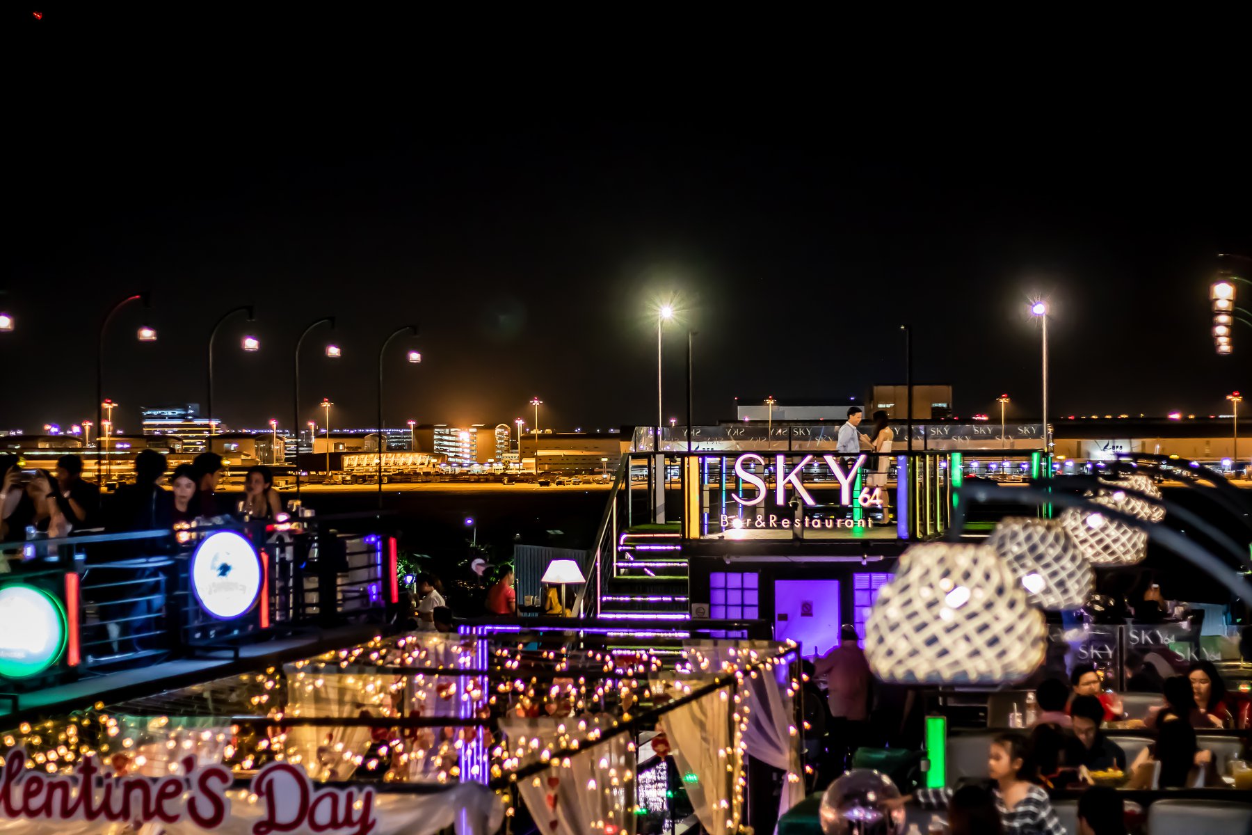 Sky Bar 64 สถานที่จัดงานแต่งงานเก๋ ๆ