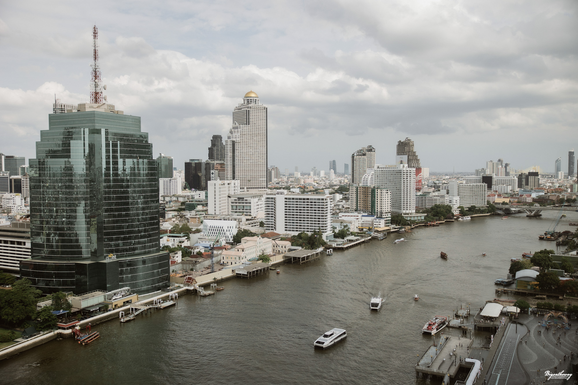 โรงแรม Millennium Hilton Bangkok กับวิวแม่น้ำเจ้าพระยา