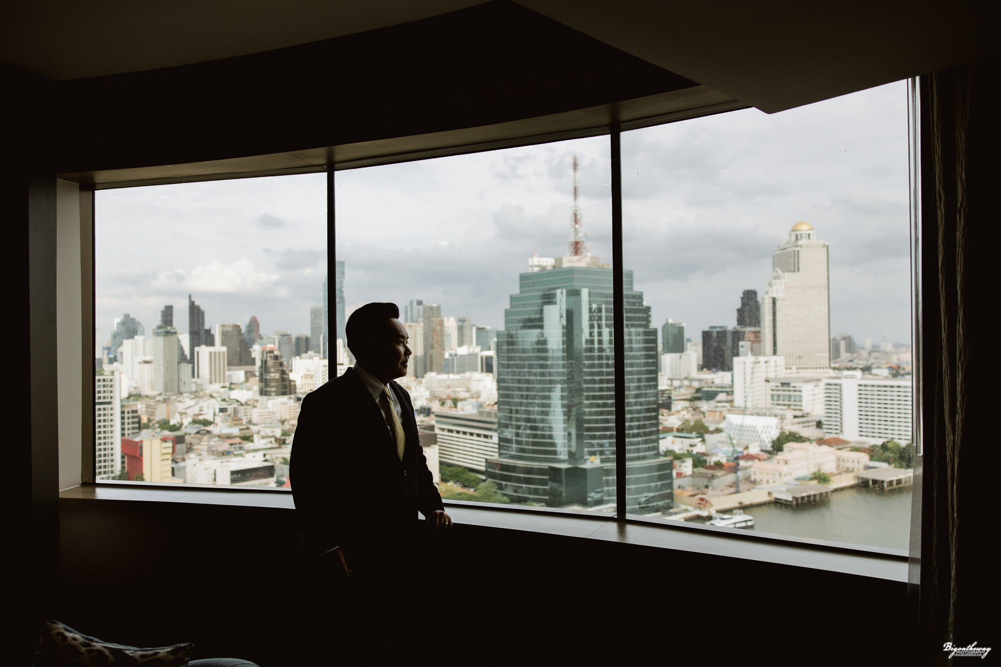 คุณจิ๊บกับวิวของ Millennium Hilton Bangkok