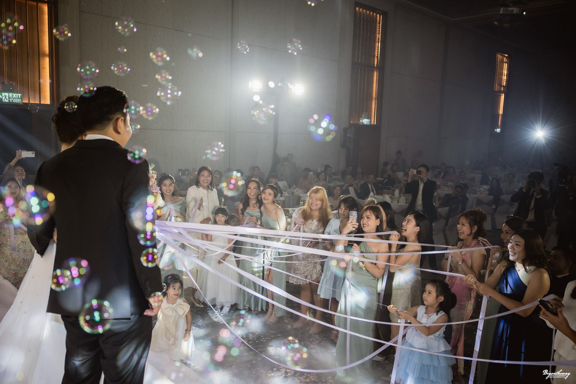 ดึงเชือกดอกไม้แทนการโยน