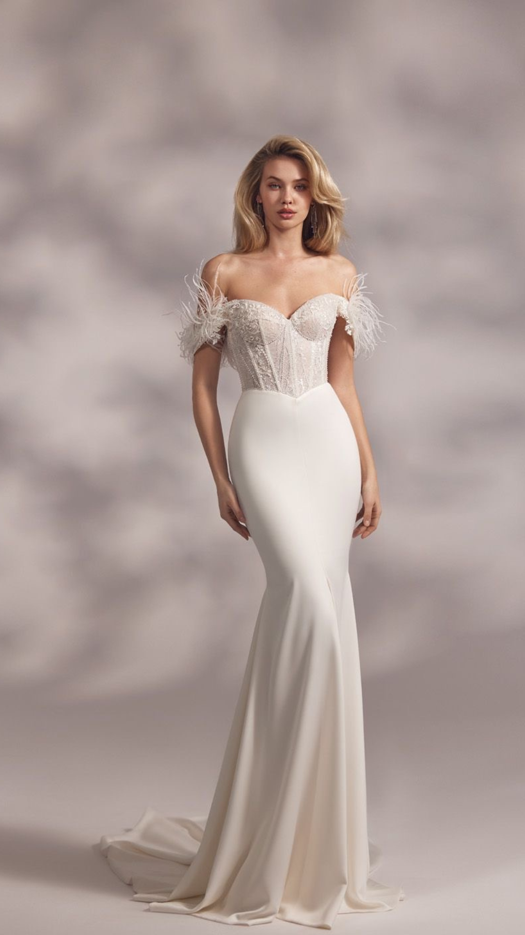 สีชุดแต่งงานขาวนวลสวยเด่น