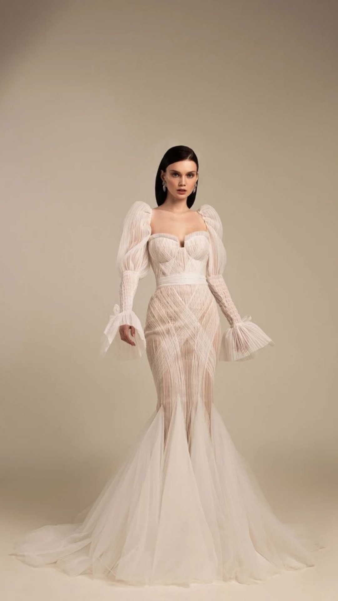 ชุดเจ้าสาวทรงทรัมเป็ตแบบพอง ๆ