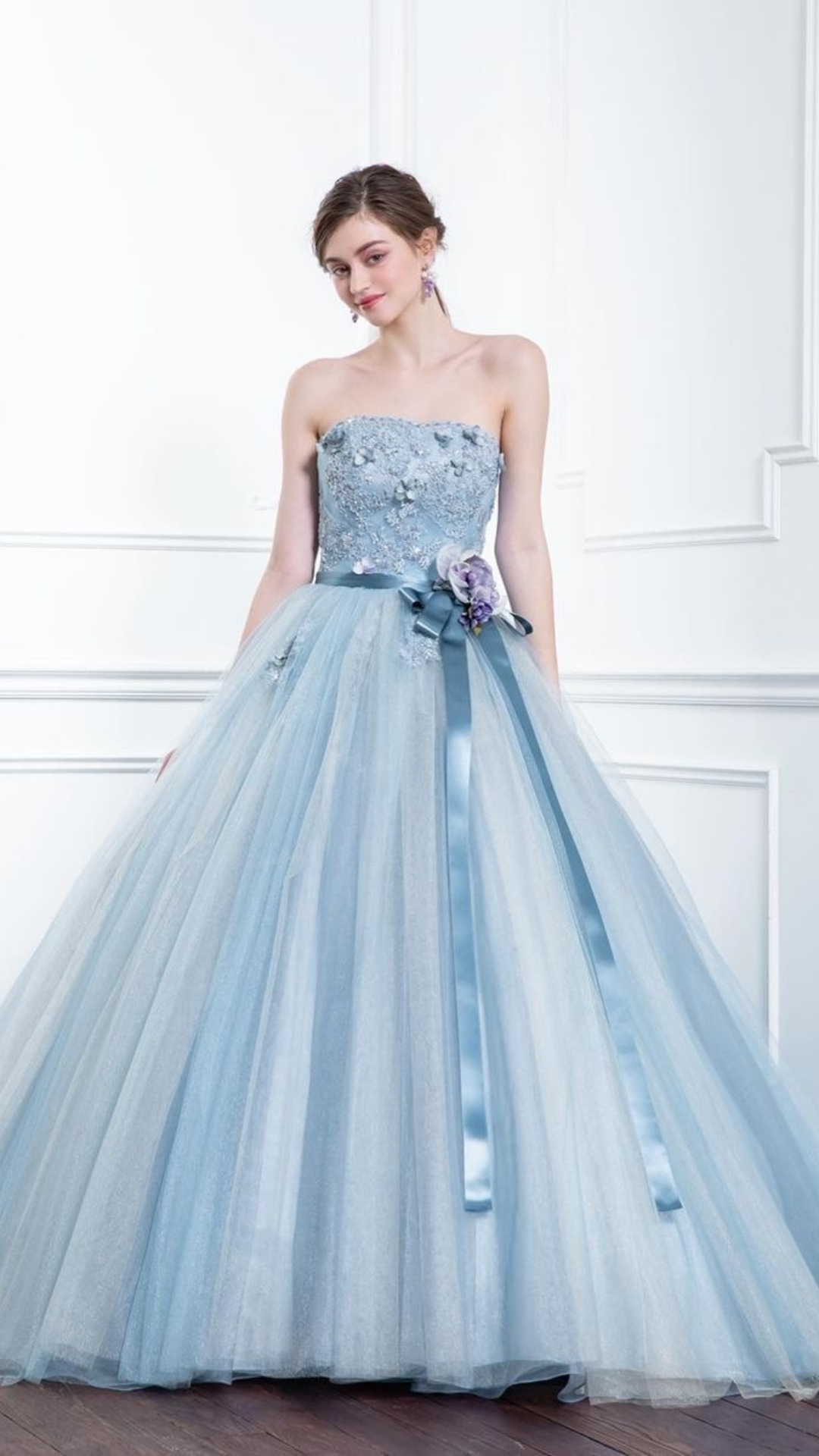 ชุดแต่งงานสีฟ้าที่เหมือนเล่นสนุกได้ทุกช่วงเวลา