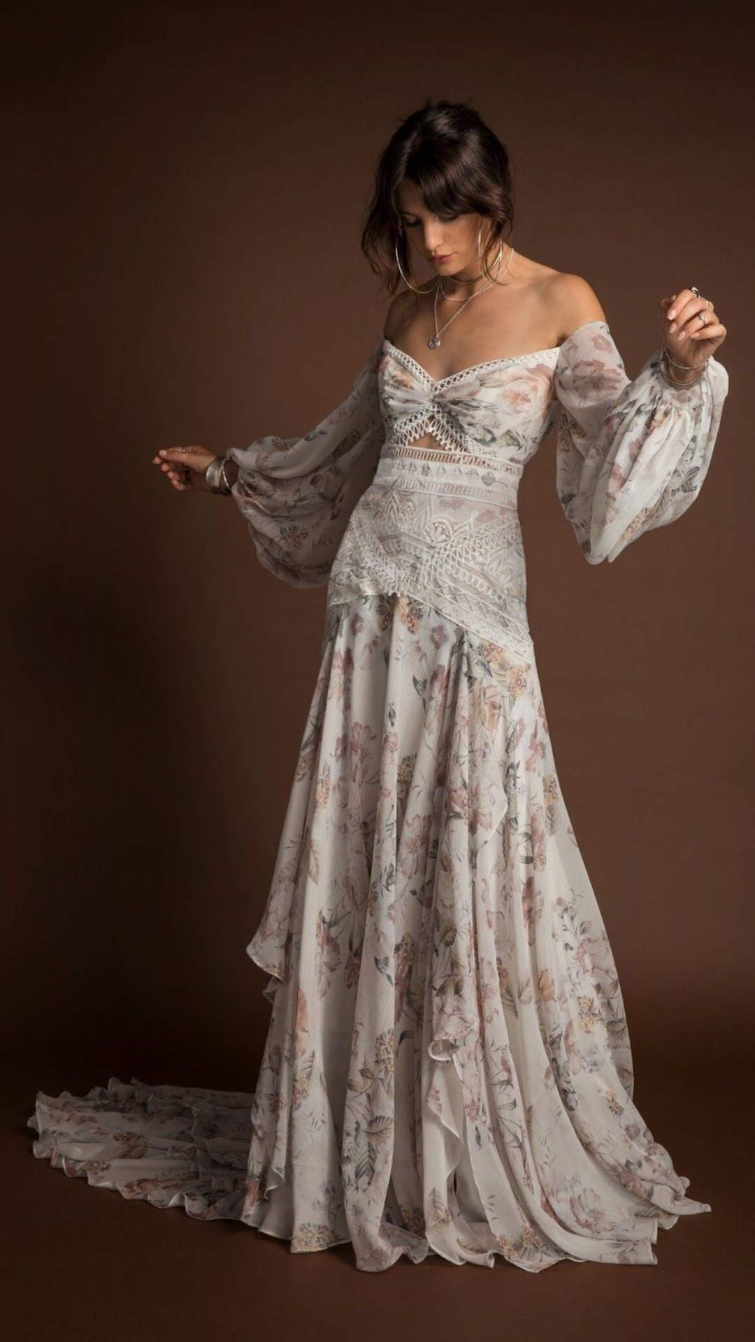 ชุดเจ้าสาวโบฮีเมียนจากลายพิมพ์ดอกไม้