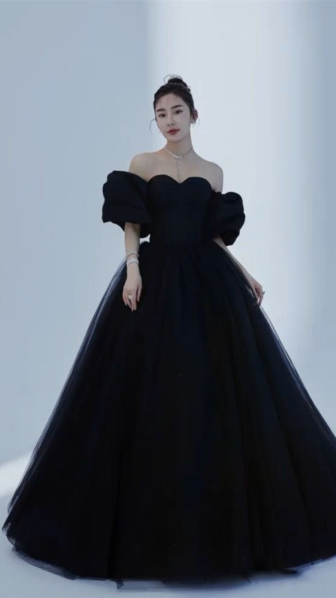 สีชุดเจ้าสาวสุดสุภาพนุ่มลึก