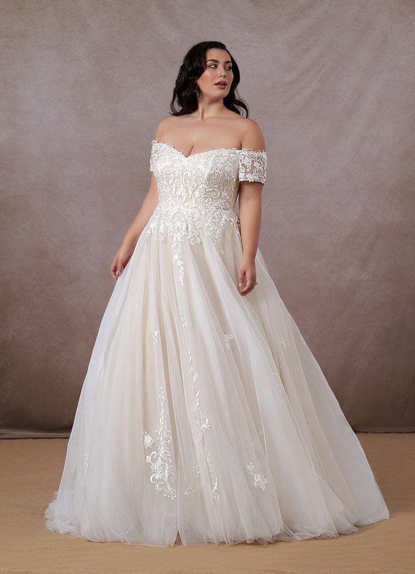 ชุดแต่งงานคนอวบแบบปาดไหล่ กระโปรงพริ้วยาว