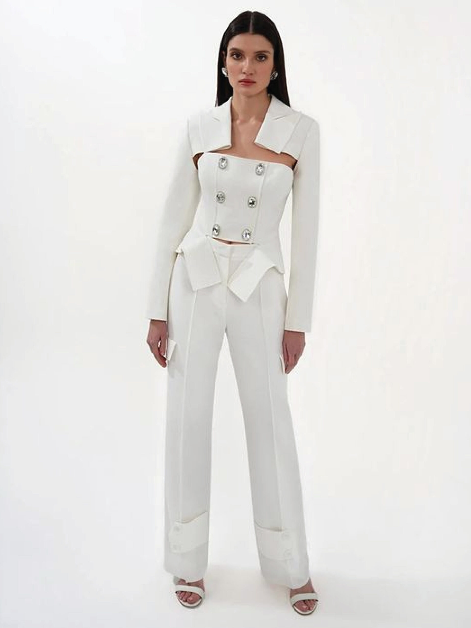 ชุดเจ้าสาวแบบชุดสูท