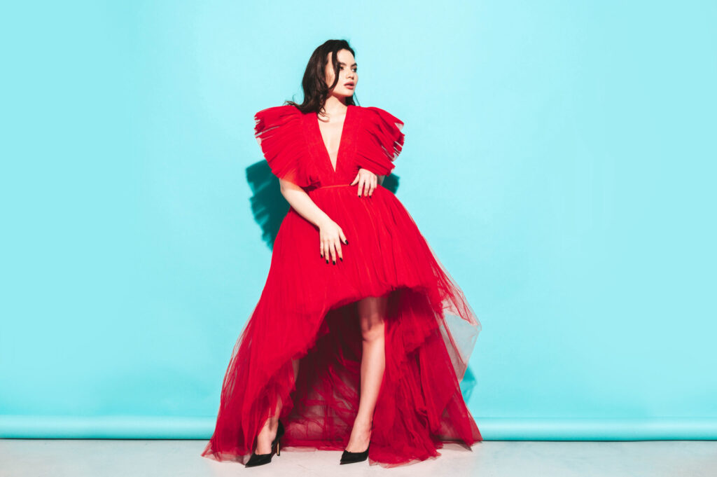 ชุดเจ้าสาวสีแดงสด