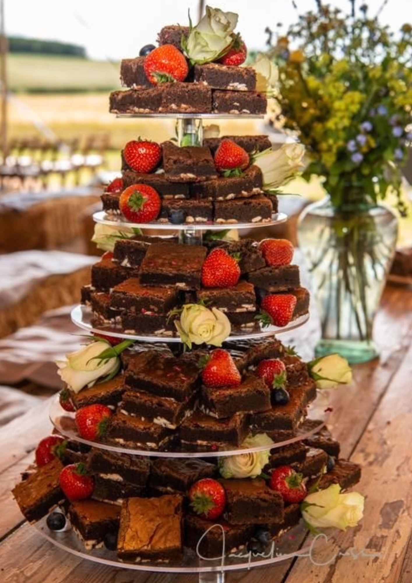 เค้กงานแต่งบราวนี่ที่หวานปนขมเหมือนชีวิตคู่รัก