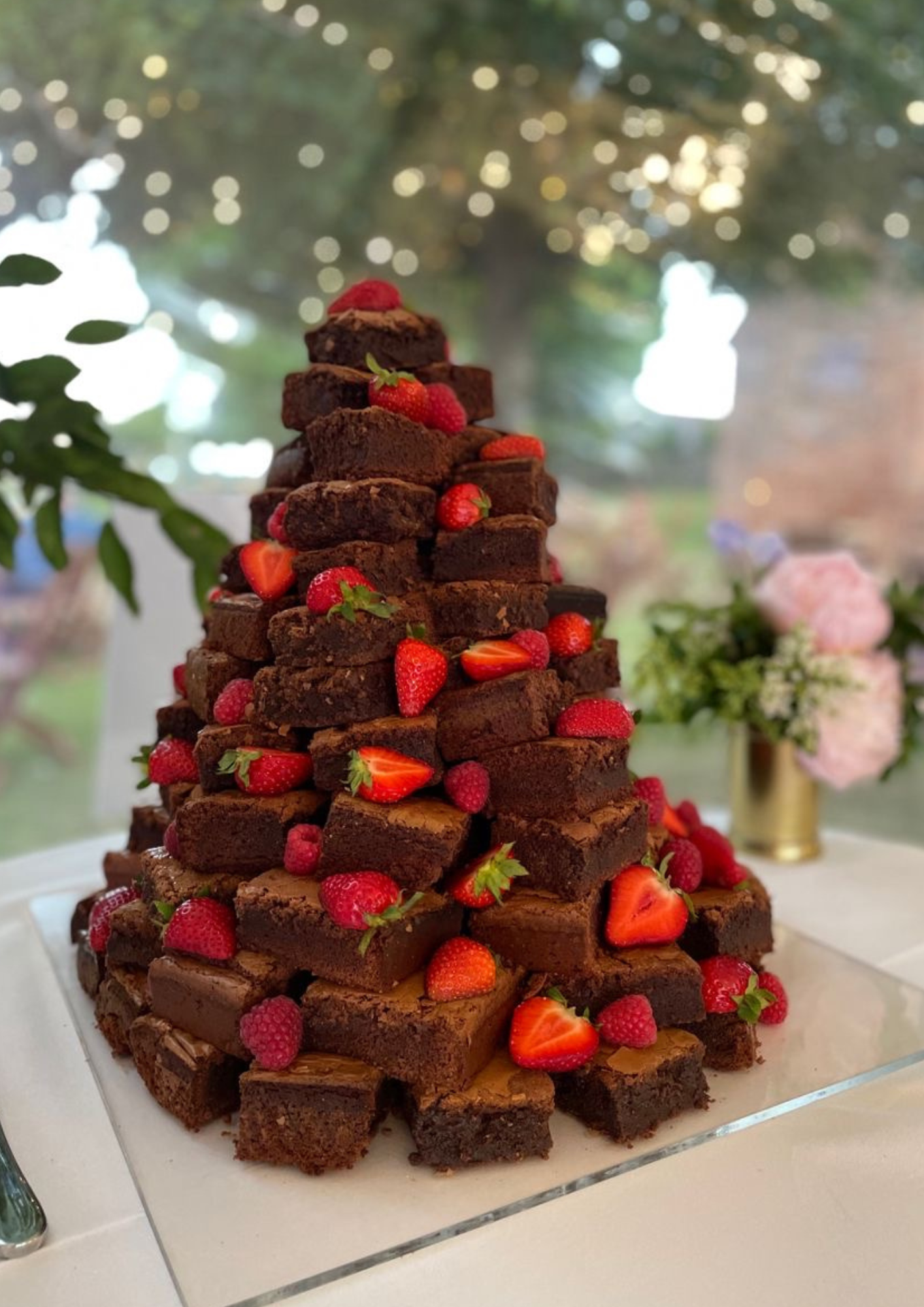 ไอเดียเค้กงานแต่งที่ไม่ใช่เค้กแบบบราวนี่สัมผัสนุ่มลิ้น