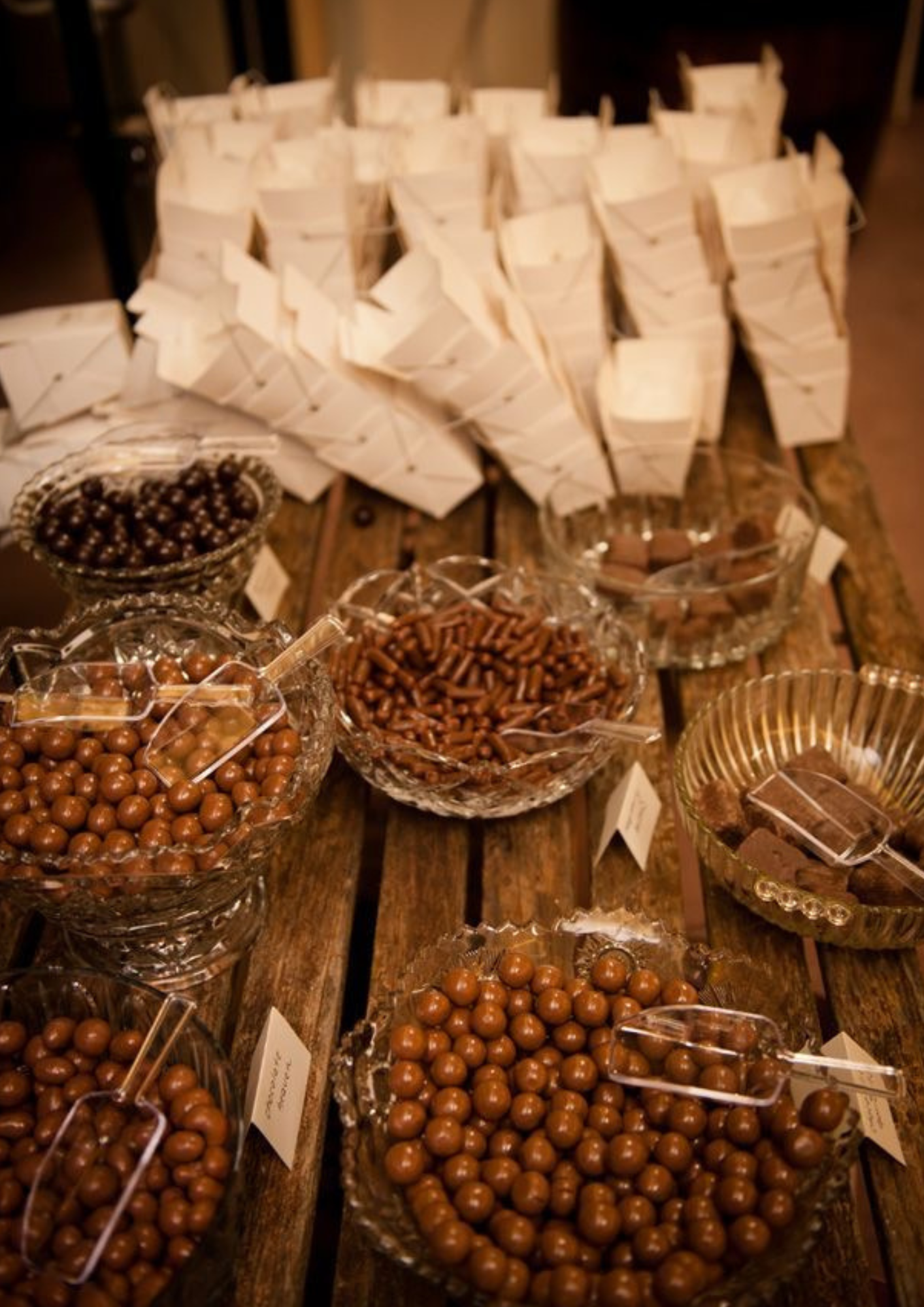 เค้กแต่งงานช็อคโกแลตเพิ่มความหวาน