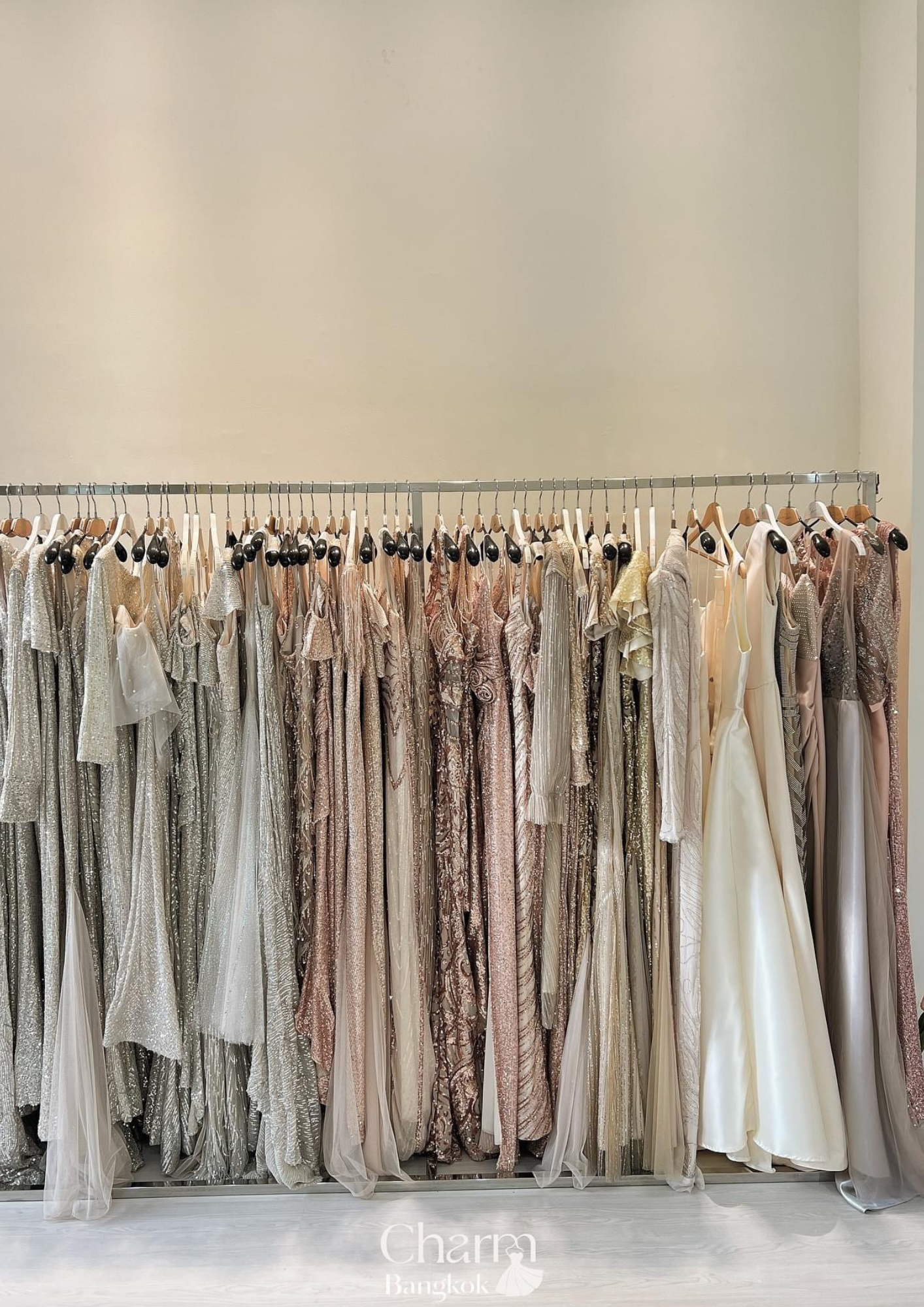 ร้านเช่าชุดเพื่อนเจ้าสาวเรียบหรูมีสไตล์