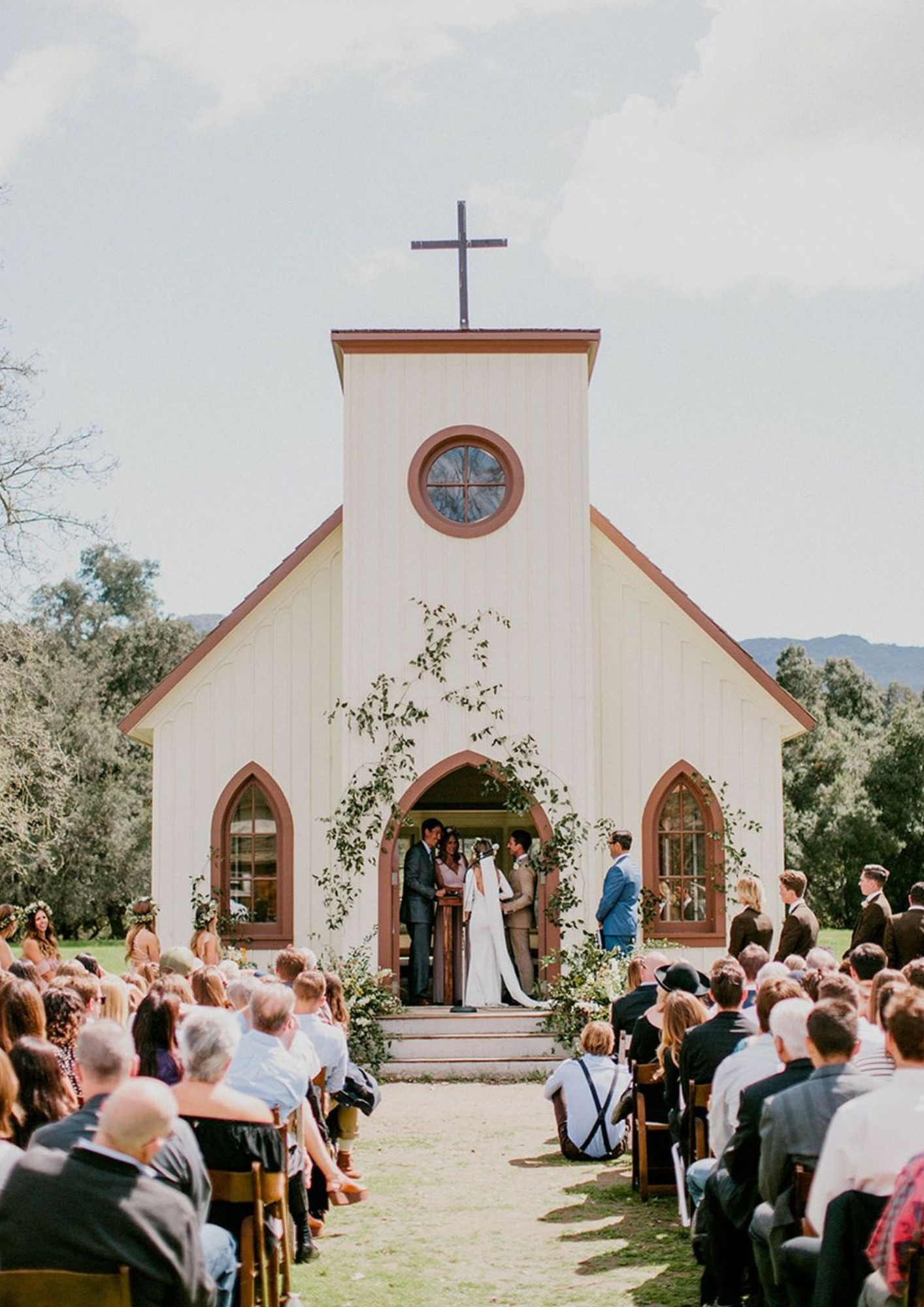 โบสถ์เล็ก ๆ ก็สร้างบรรยากาศงานแต่ง Vow Ceremony ได้อย่างอบอุ่น