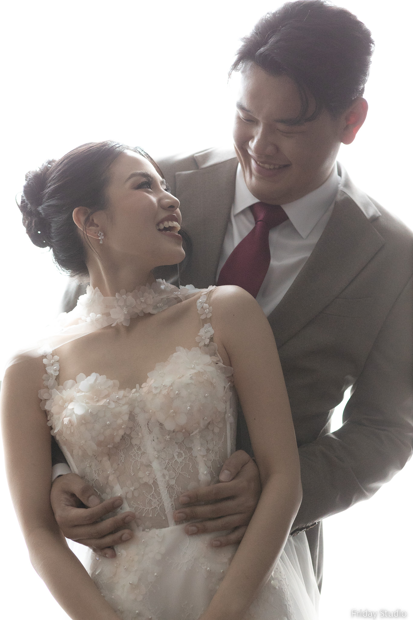 รีวิวแต่งงานของคุณมิ้นท์และคุณพัฒในงานแต่งแต่งที่สวยงาม