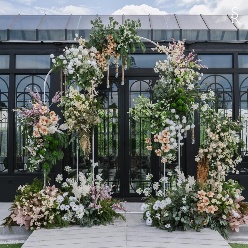  ห้องจัดงานแต่ง Glasshouse ที่ผสมผสานระหว่างวัฒนธรรมตะวันออกและตะวันตกเข้าด้วยกัน