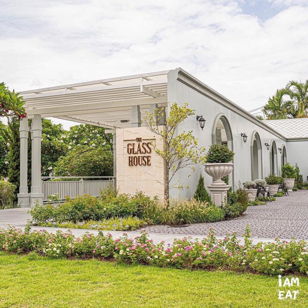 สถานที่จัดงานแต่ง Glass House at the Banquet Hall at Nathong
