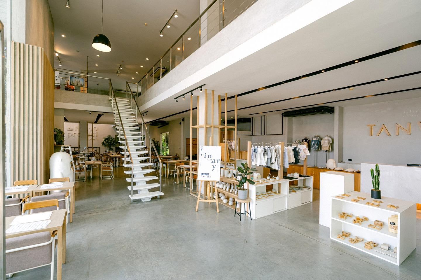 ร้านอาหารจัดงานแต่งและโซนโปรเจคสินค้า