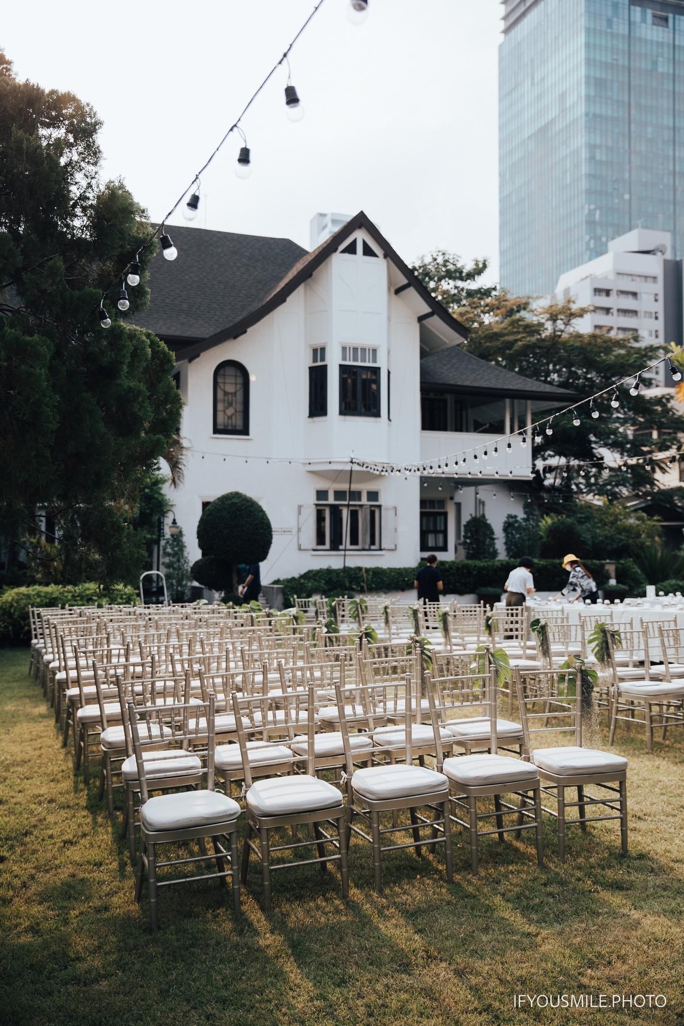 สถานที่พักผ่อนหย่อนใจและพื้นที่สังสรรค์