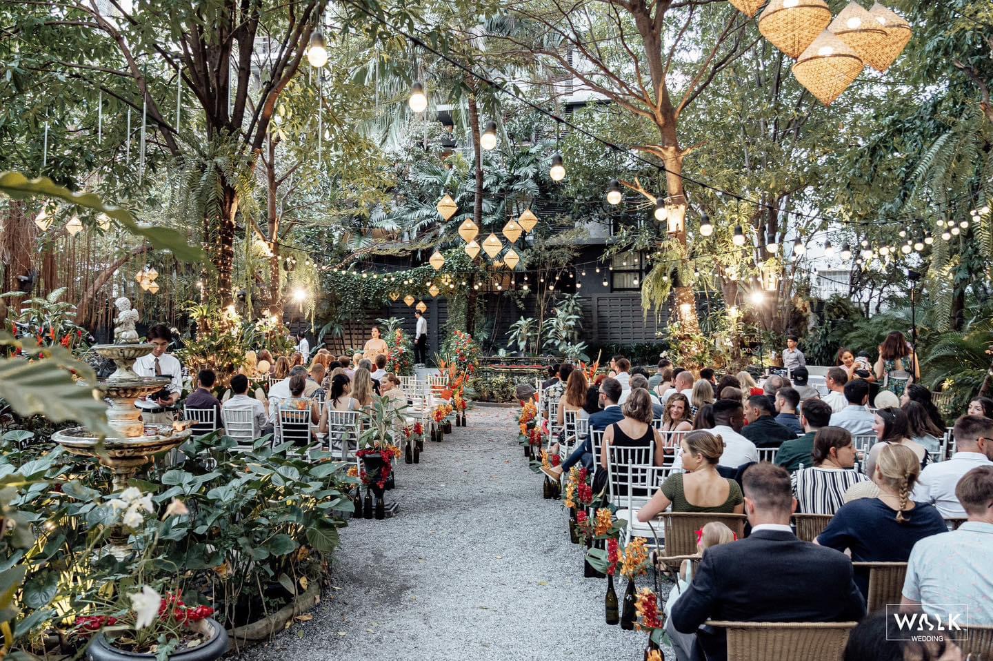 The Gardens of Dinsor Palace ร้านอาหารจัดงานแต่งในสไตล์สวนหลังบ้าน