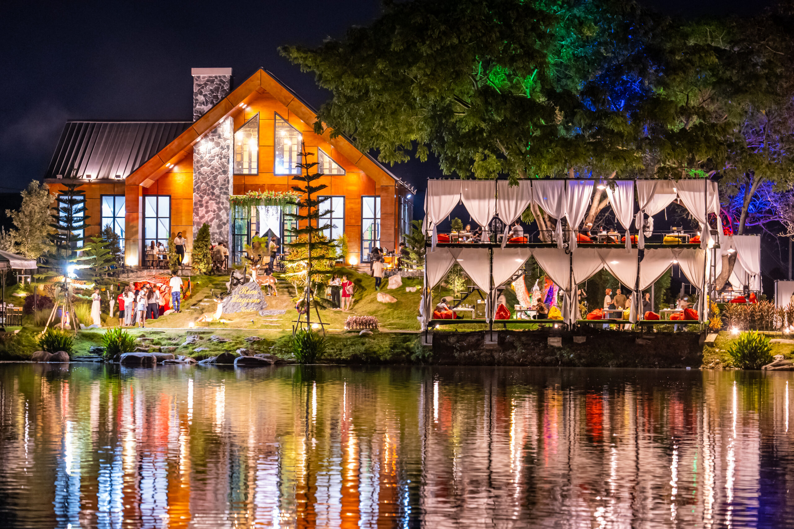 การจัดงานในร้านอาหารสุดเอ็กซ์คลูซีฟ