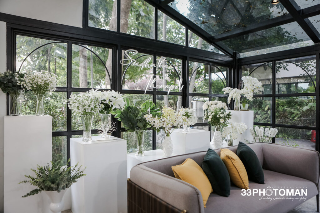 ถานที่จัดงานแต่งสไตล์ Rustic ในสวนแบบอังกฤษกับพันธุ์ไม้หายาก