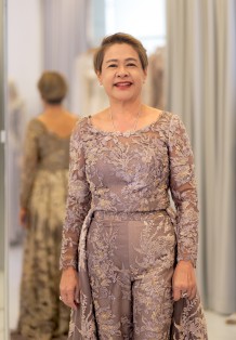 ร้านชุดแม่เจ้าสาวกับประการณ์ตัดเย็บกว่า 40 ปี