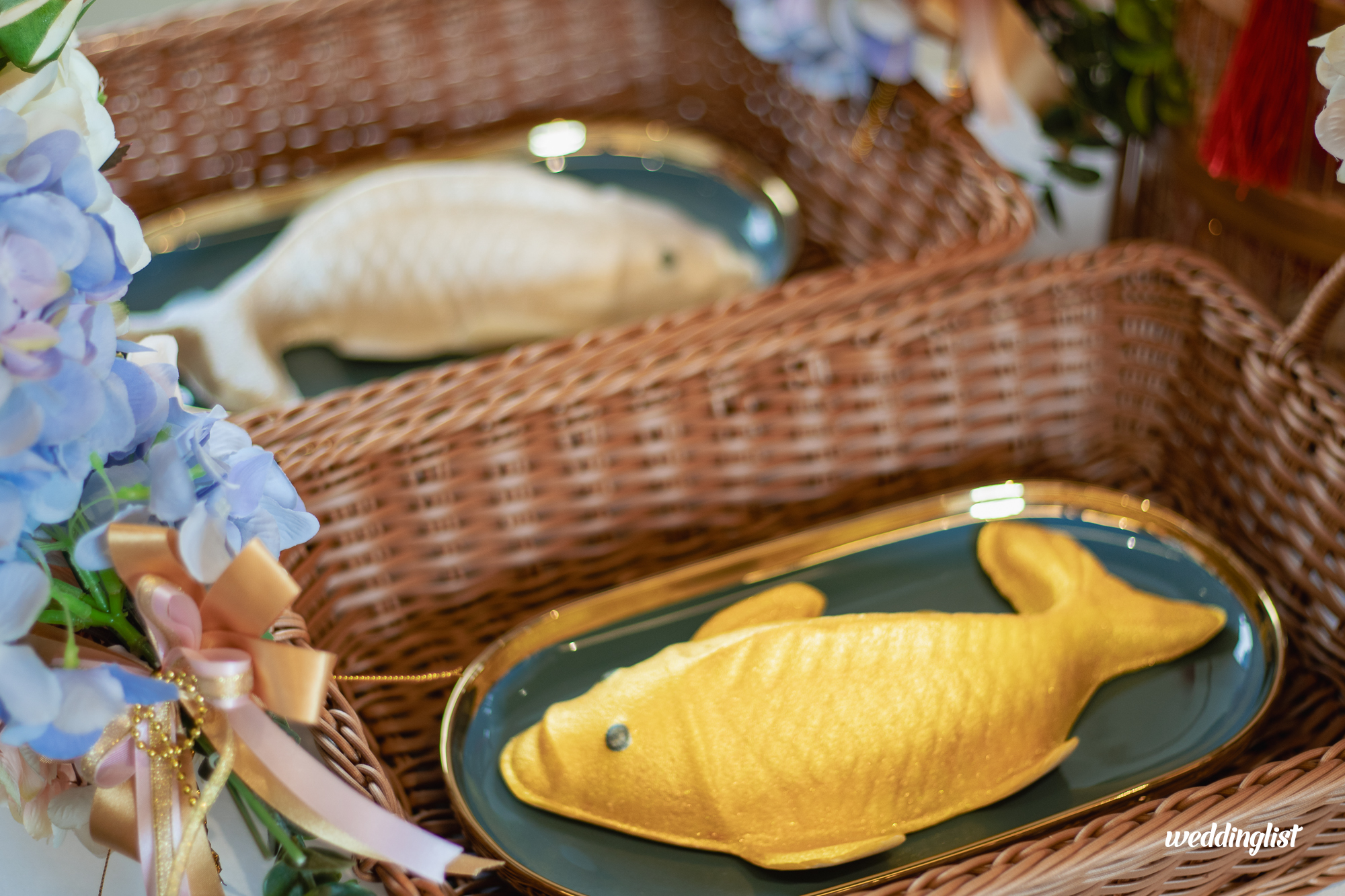 พานขนมโก๋ปลาคาร์พในงานหมั้นพิธีจีน