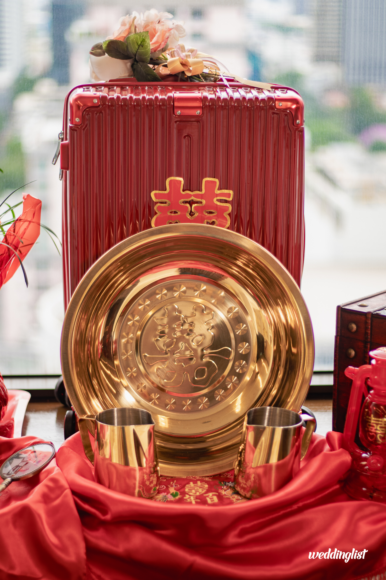 ชุดเครื่องเรือนของเจ้าสาวในขบวนขันหมากงานหมั้นพิธีจีน