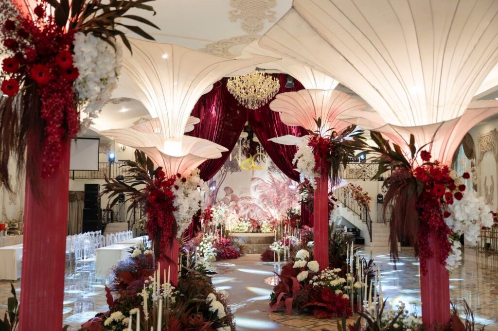 เอวา ไทรวี่ สตูดิโอ เป็นสถานที่จัดงานแต่งนนทบุรีที่ได้รับการออกแบบมาในสไตล์โรมัน นี-โอ คลาสสิค