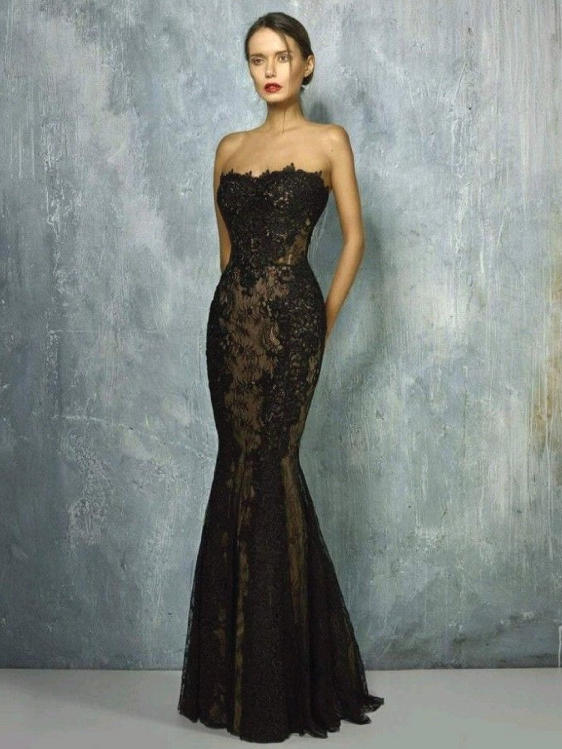 ชุดเจ้าสาวแบบเดรสเกาะอกสีดำ