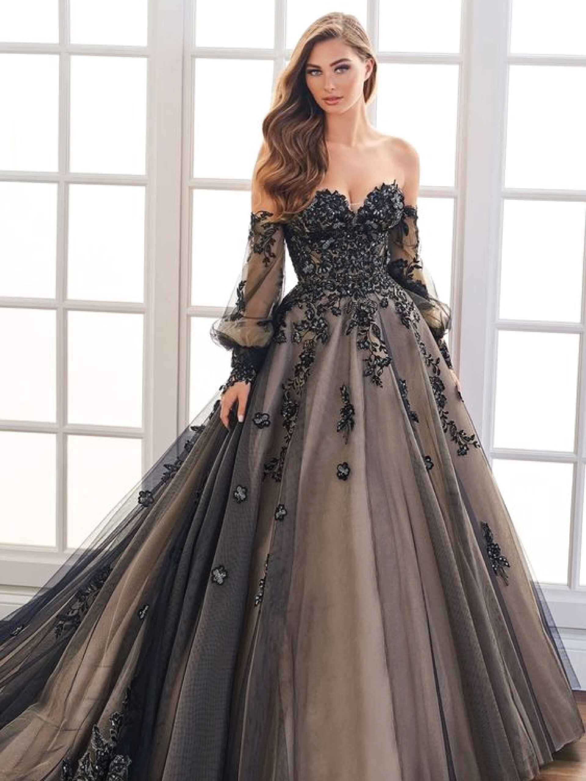 ชุดแต่งงานเดรสดำเทา