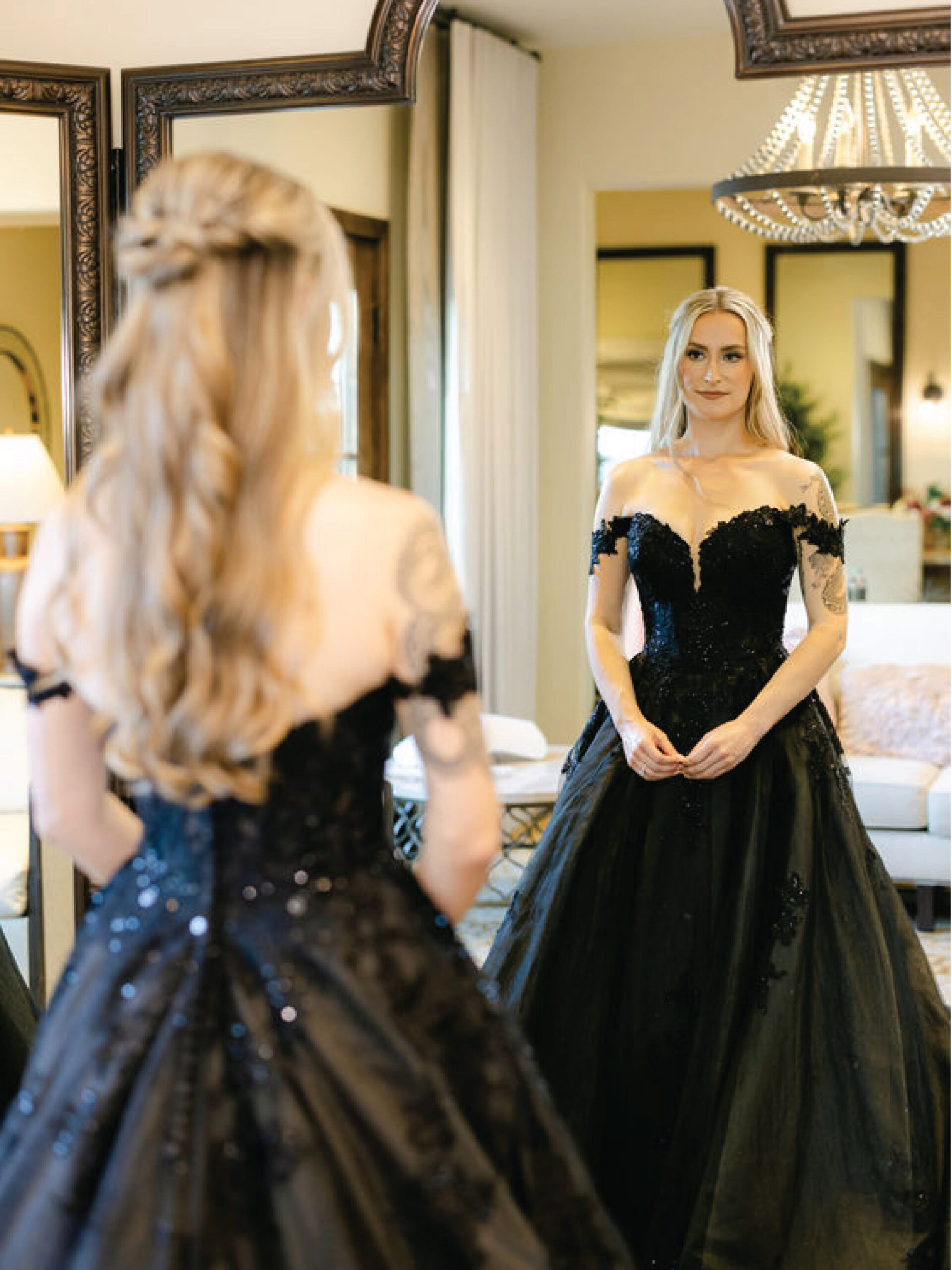 ชุดแต่งงานสีดำเดรสเปิดไหล่