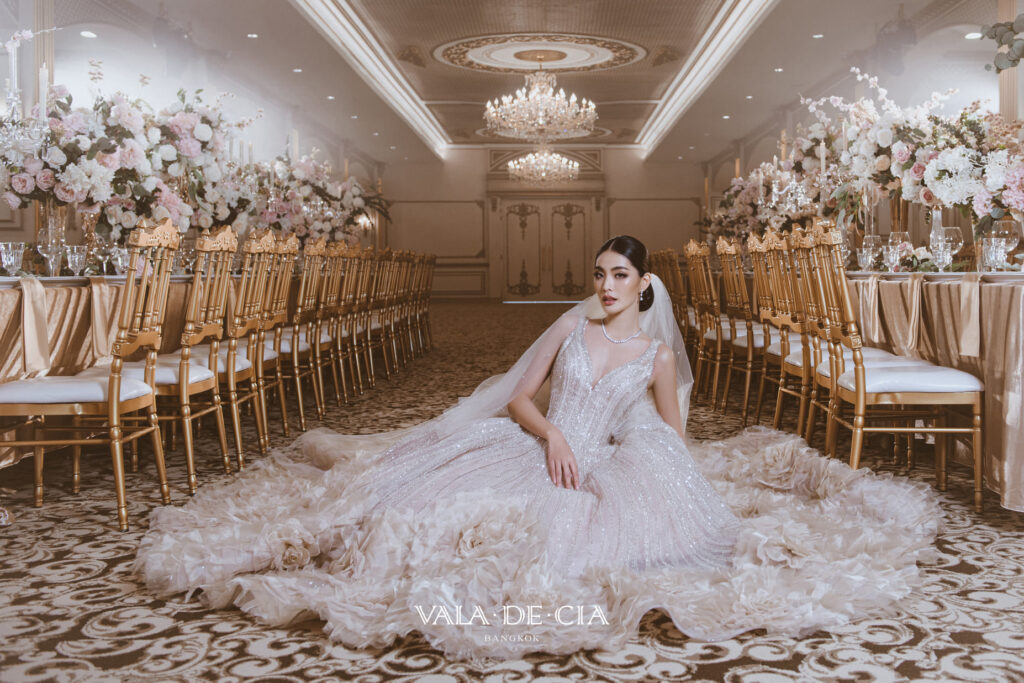 รัตนพิมาน โดดเด่นด้วยตกแต่งด้วยสถาปัตยกรรมสไตล์โคโลเนียล ที่ทำให้ได้รับทั้งความรู้สึกอบอุ่นและคลาสสิกไปในตัว