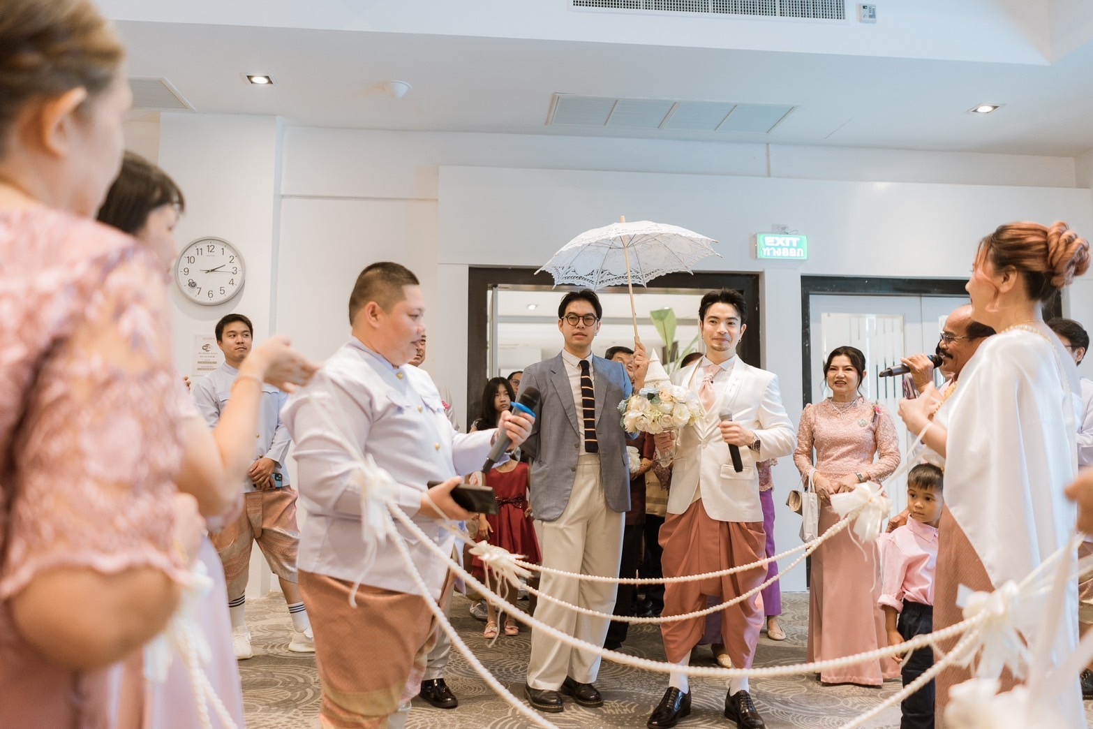 รีวิวแต่งงานกับการกั้นประตูเงินประตูทอง