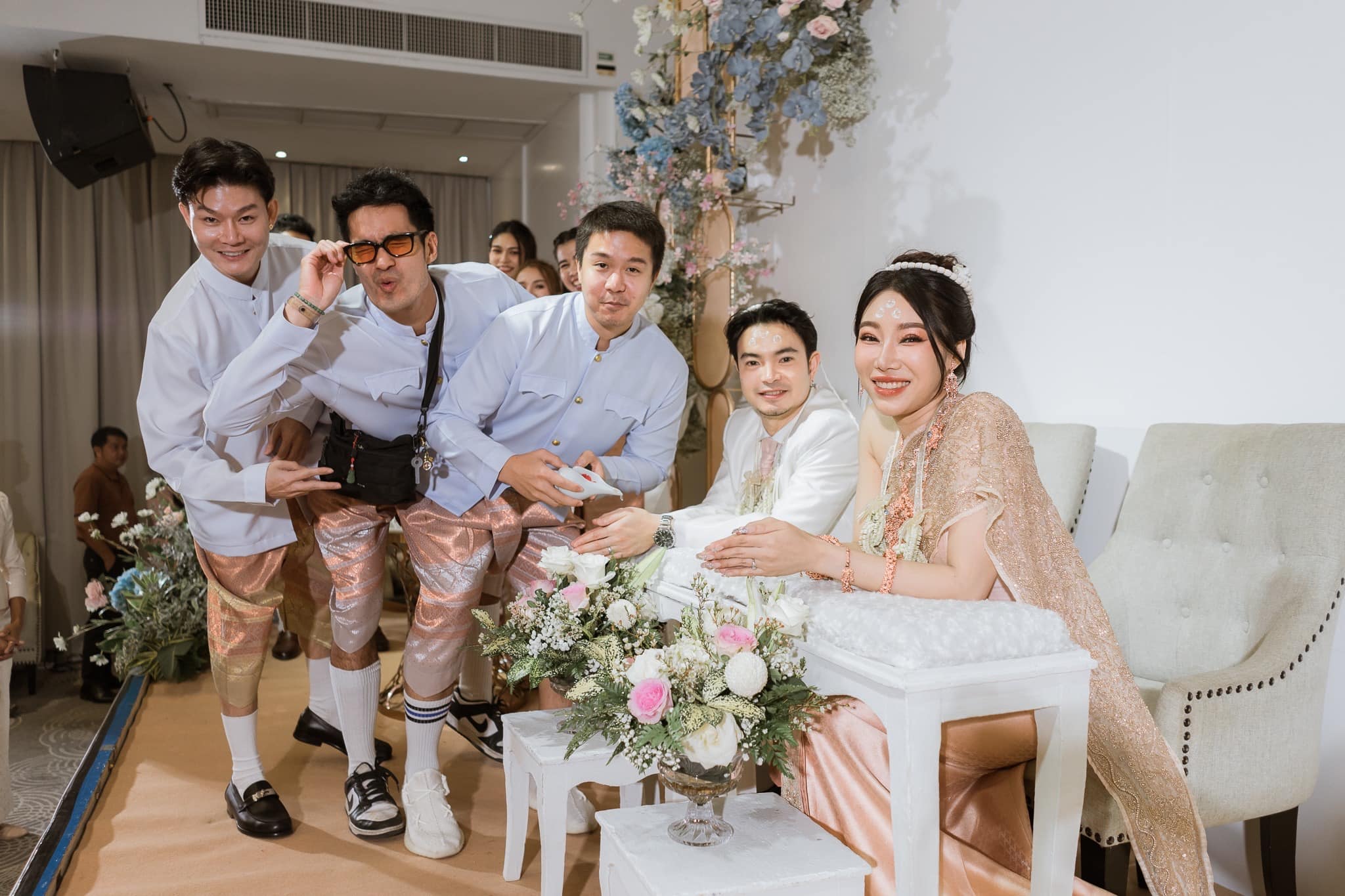 รีวิวแต่งงานในการรดน้ำสังข์ของเพื่อน ๆ 