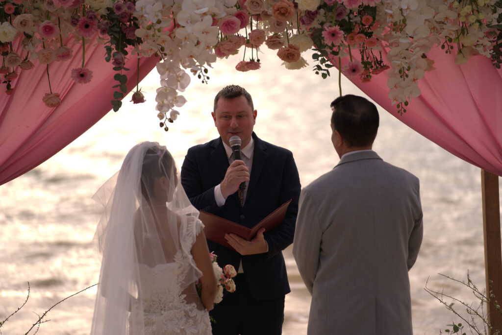 งานแต่งงานริมทะเลของคุณริชาร์ดและคุณเบลล่า 