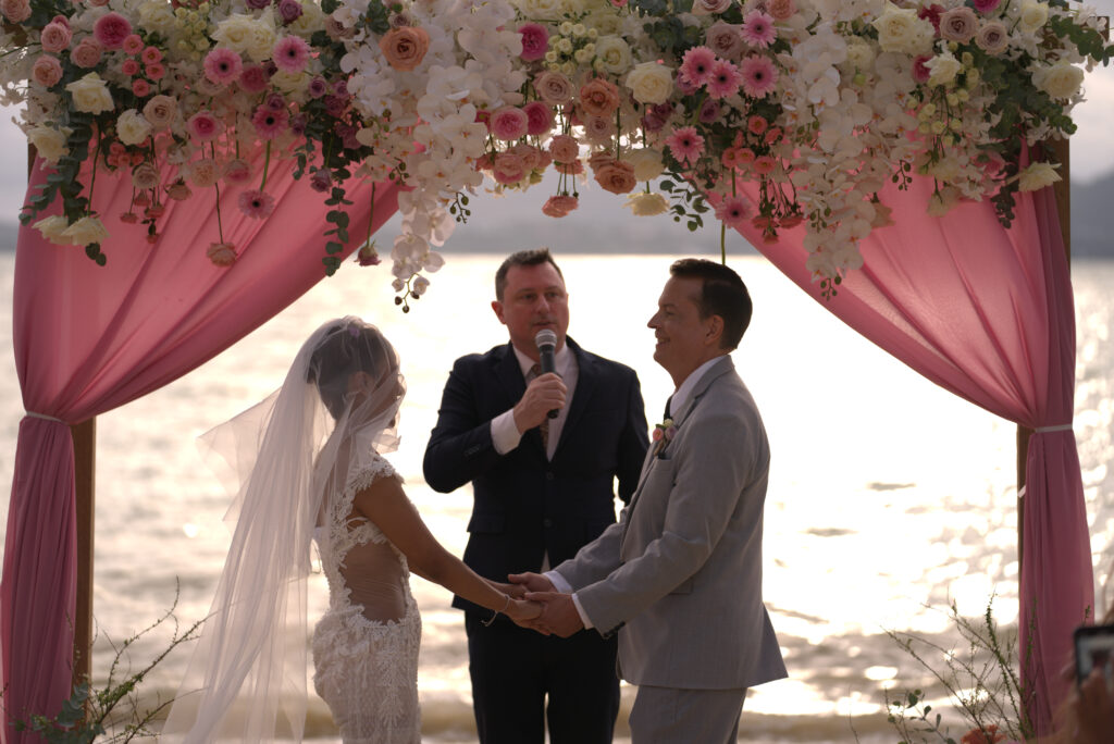 งานแต่งงานคุณริชาร์ดและคุณเบลล่า ริมหาดพันวา ภูเก็ต