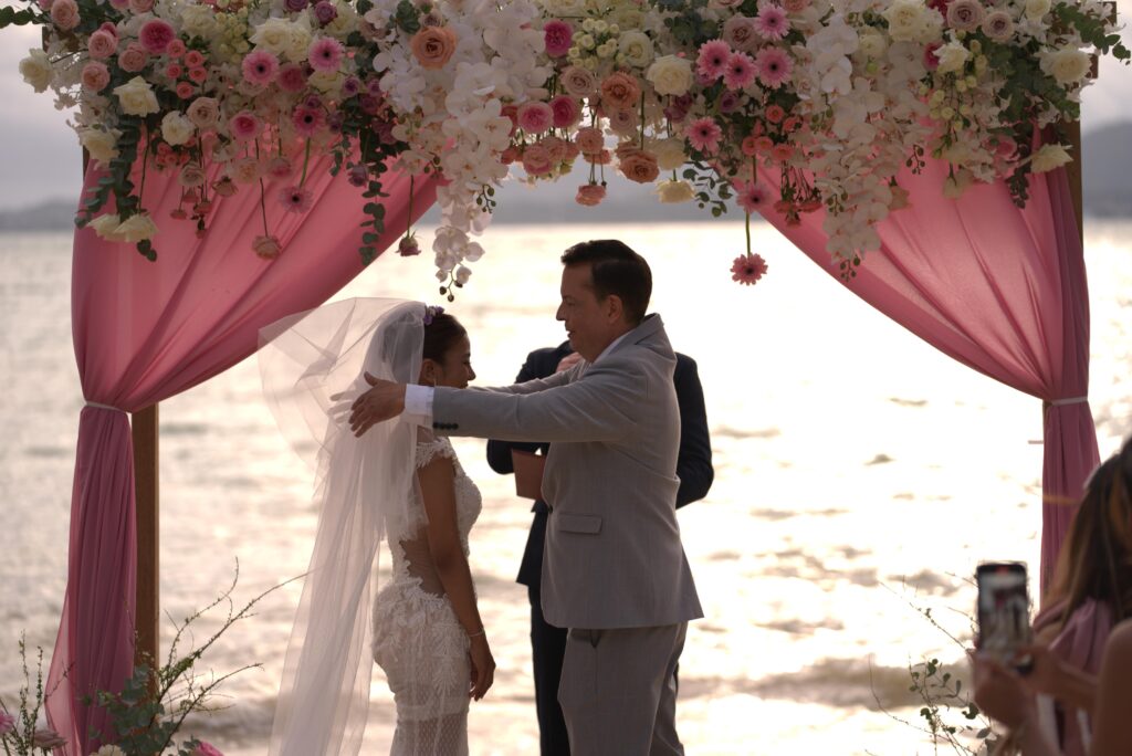 งานแต่งงานคุณริชาร์ดและคุณเบลล่า ริมหาดพันวาแบบเป็นส่วนตัว
