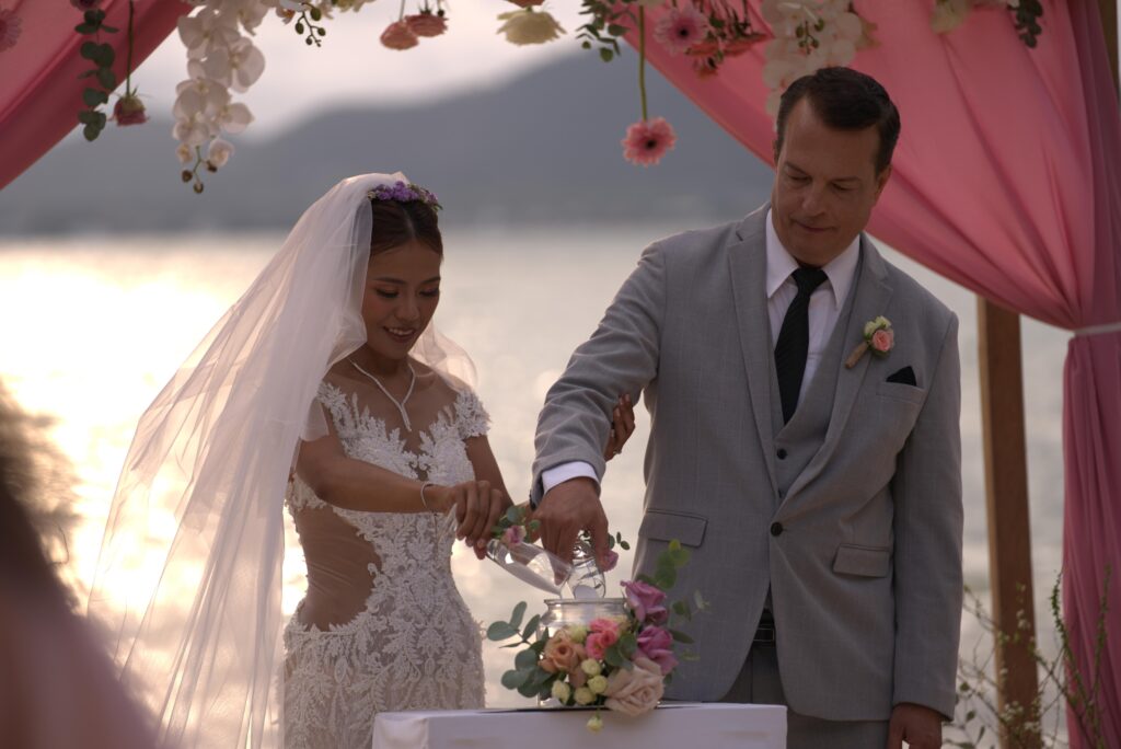 งานแต่งงานคุณริชาร์ดและคุณเบลล่า ริมหาดพันวาแบบพิธีสวมแหวน