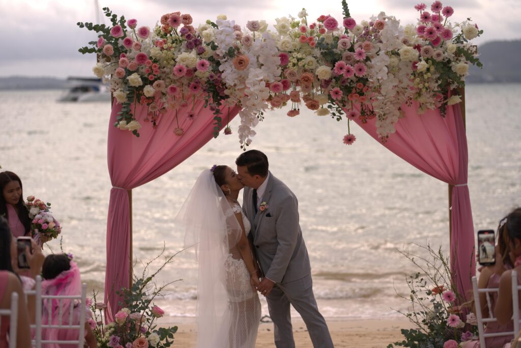 งานแต่งงานคุณริชาร์ดและคุณเบลล่า ริมหาดพันวา ภูเก็ต