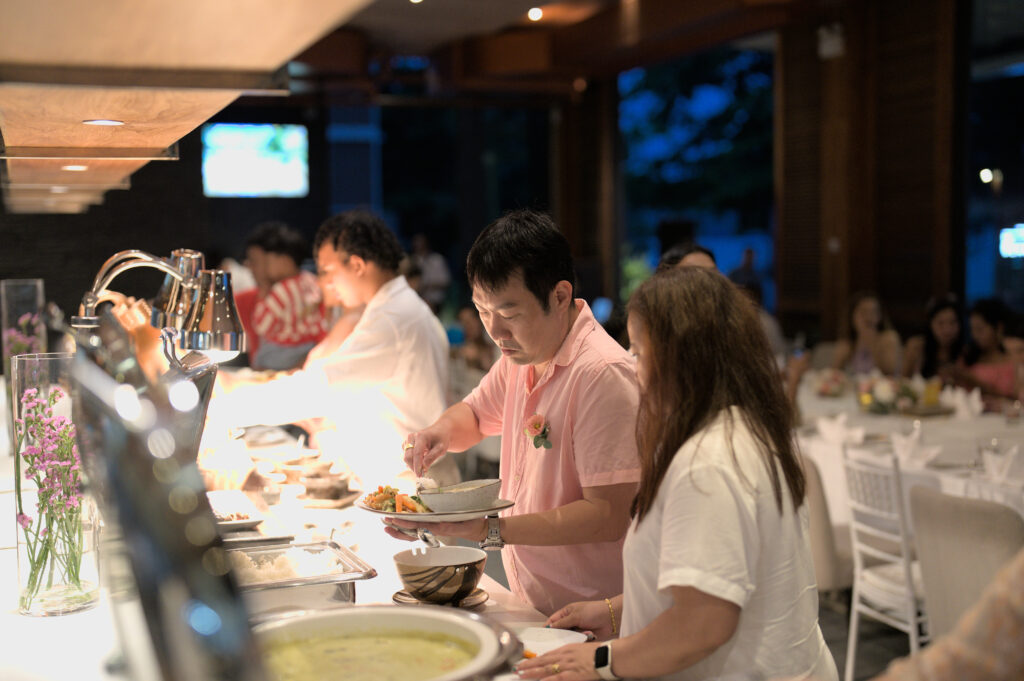 งานแต่งงานคุณริชาร์ดและคุณเบลล่า บุฟเฟ่ต์นานาชาติ