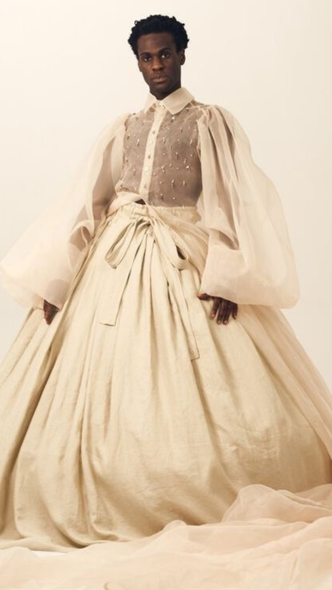 ชุดแต่งงาน LGBTQ + เป็นชุดกระโปรงที่ใส่ได้ทั้งชายและหญิง