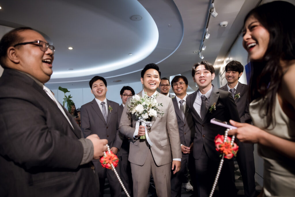 กั้นประตูก่อนไปรับตัวเจ้าสาว 