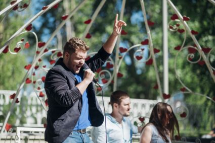 10 เพลงงานแต่ง แนวลูกทุ่งที่ซึ้งกินใจ เพราะความหมายดีเวอร์